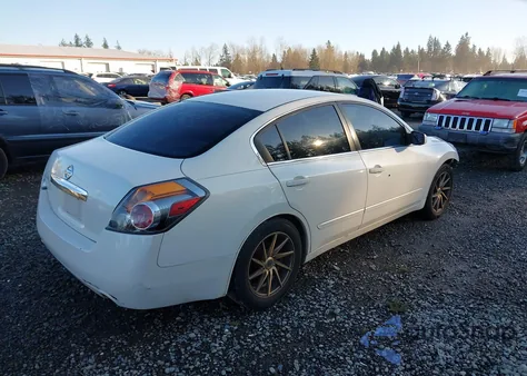 2010 Nissan Altima 2.5 from USA, damaged, VIN 1N4AL2AP1AN560820